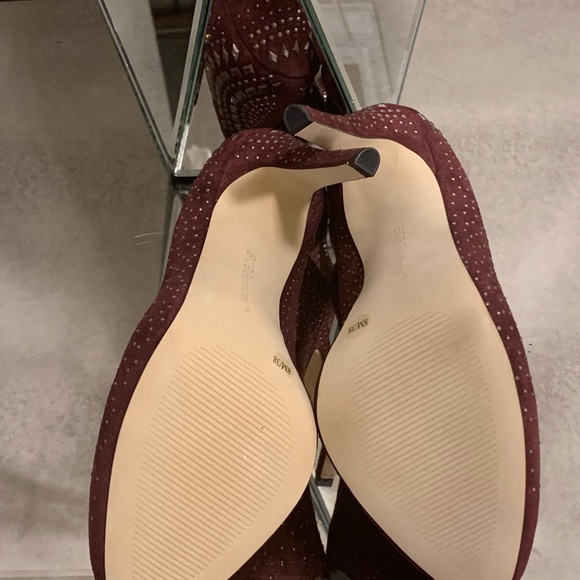 BCBG Burgundy Suede Pump - Picture 5 of 5